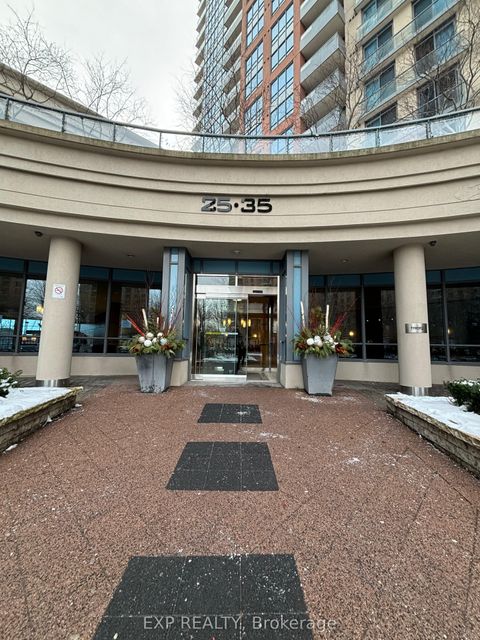 35 Viking Lane 945 Toronto ON M9B 0A2