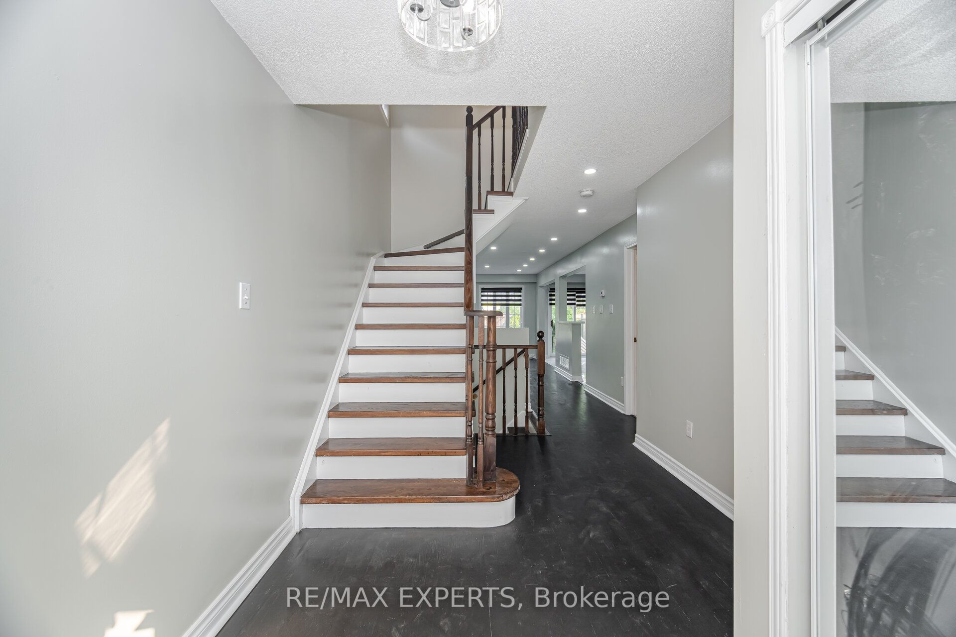 82 Twin Pines Crescent