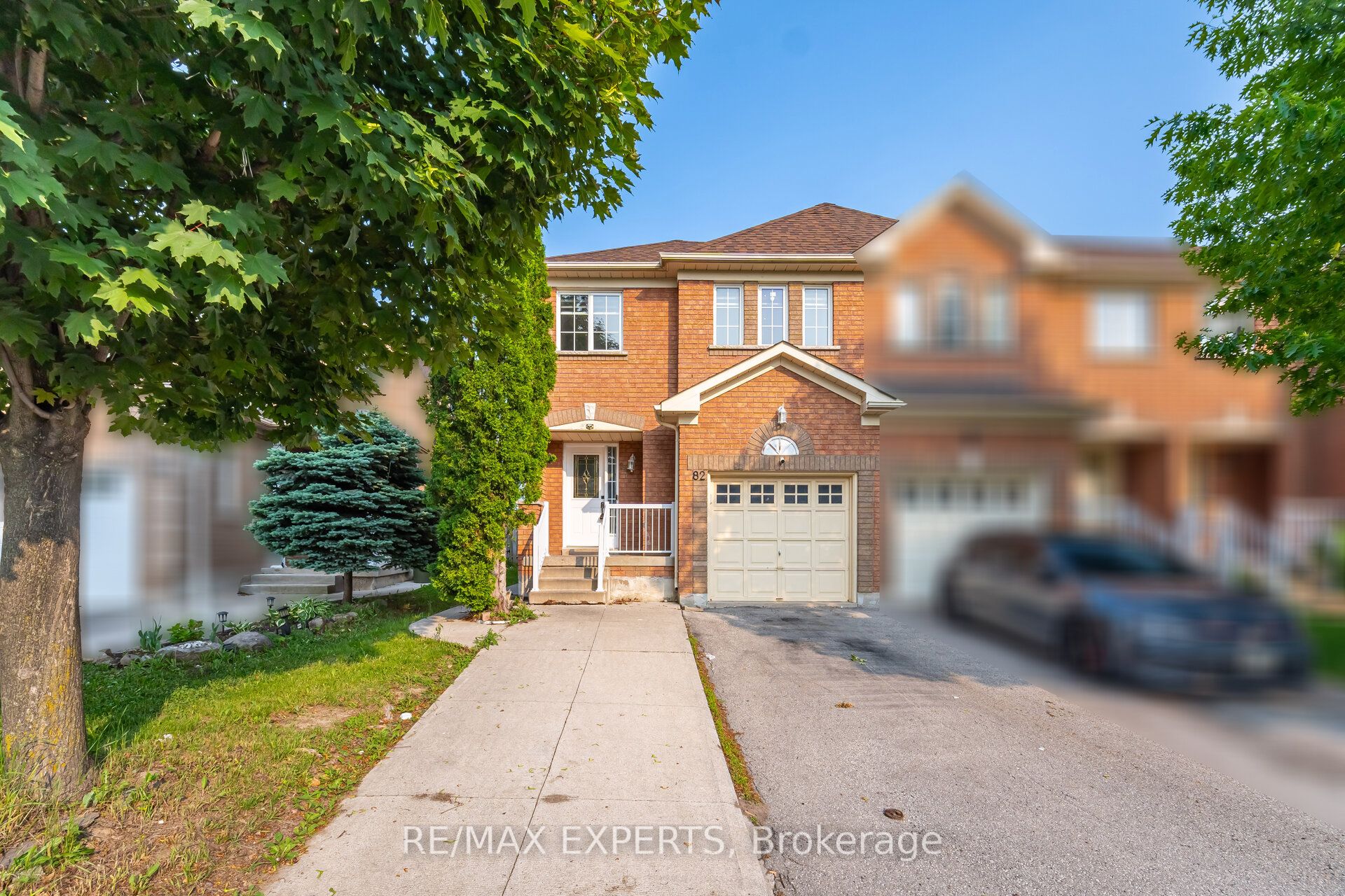 82 Twin Pines Crescent