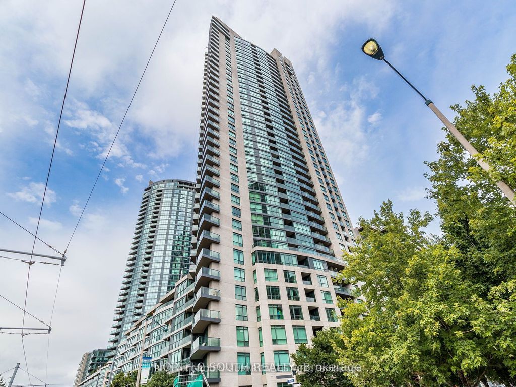 Photo of 215 Fort York Boulevard #712, Toronto, ON M5V 4A2 (MLS # C12734998)