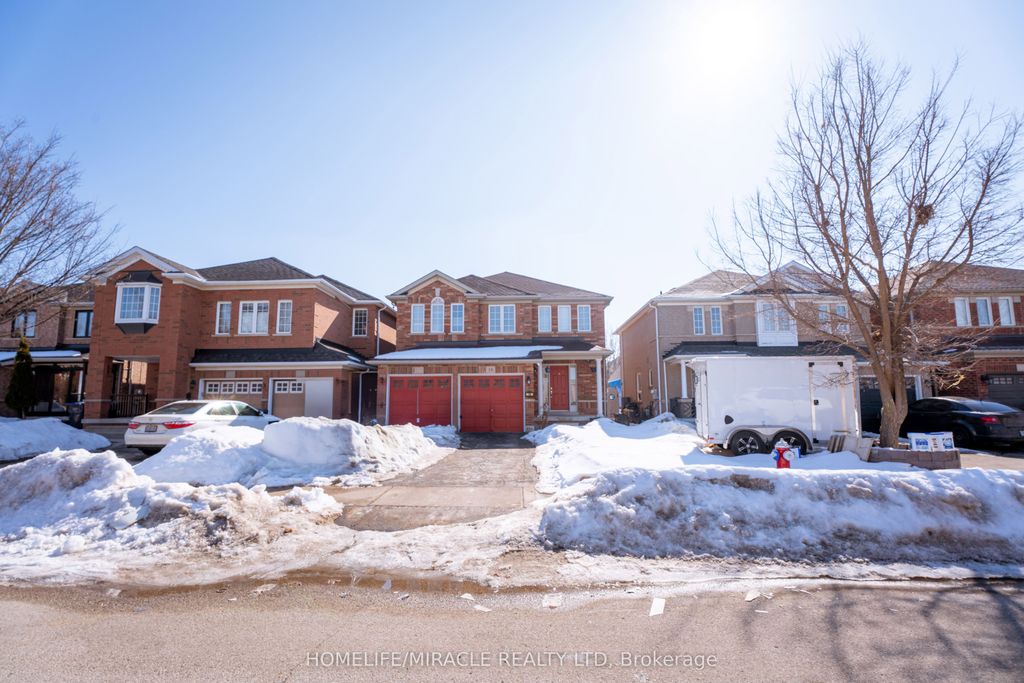 Photo of 16 Dunure Crescent, Brampton, ON L7A 2Y5 (MLS # W12858600)