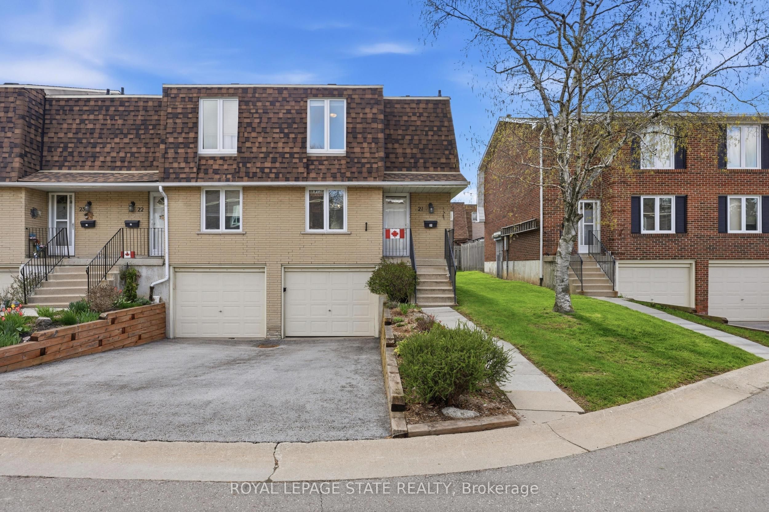 Photo 1 of 32 — 299 Limeridge Road W 21, Hamilton, ON L9C 2V4