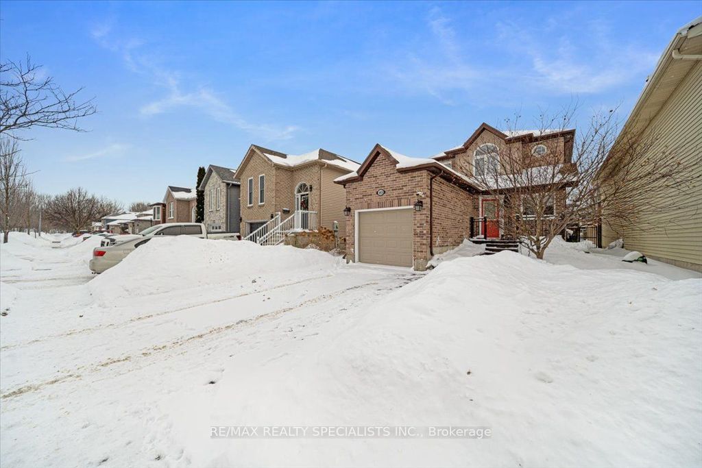 Photo of 49 Canrobert Street, Woodstock, ON N4S 8W9 (MLS # X12961774)