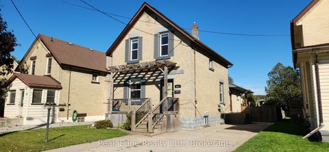 Photo of 631 12th Avenue, Hanover, ON N4N 2V5 (MLS # X12470118)