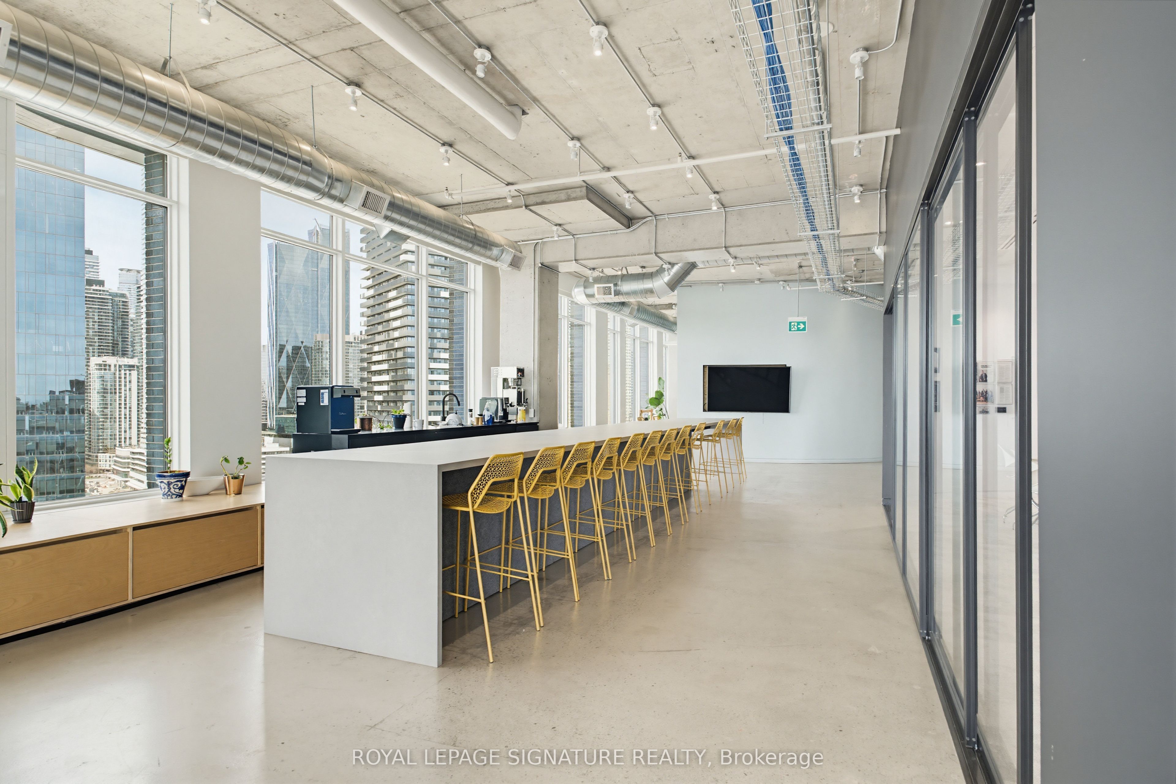 130 Queens Quay E 1314-1324