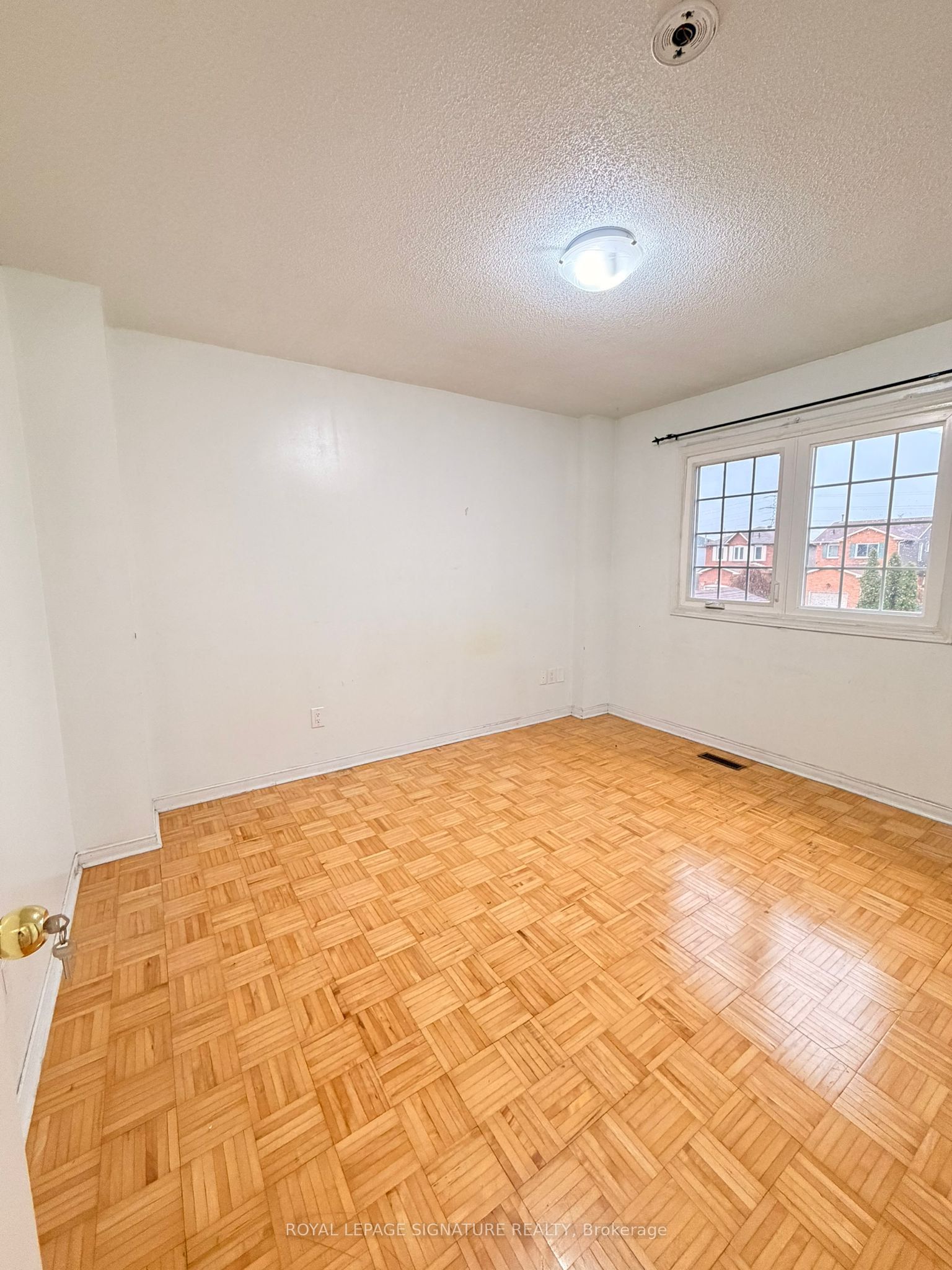 64 Woodside Court Upper