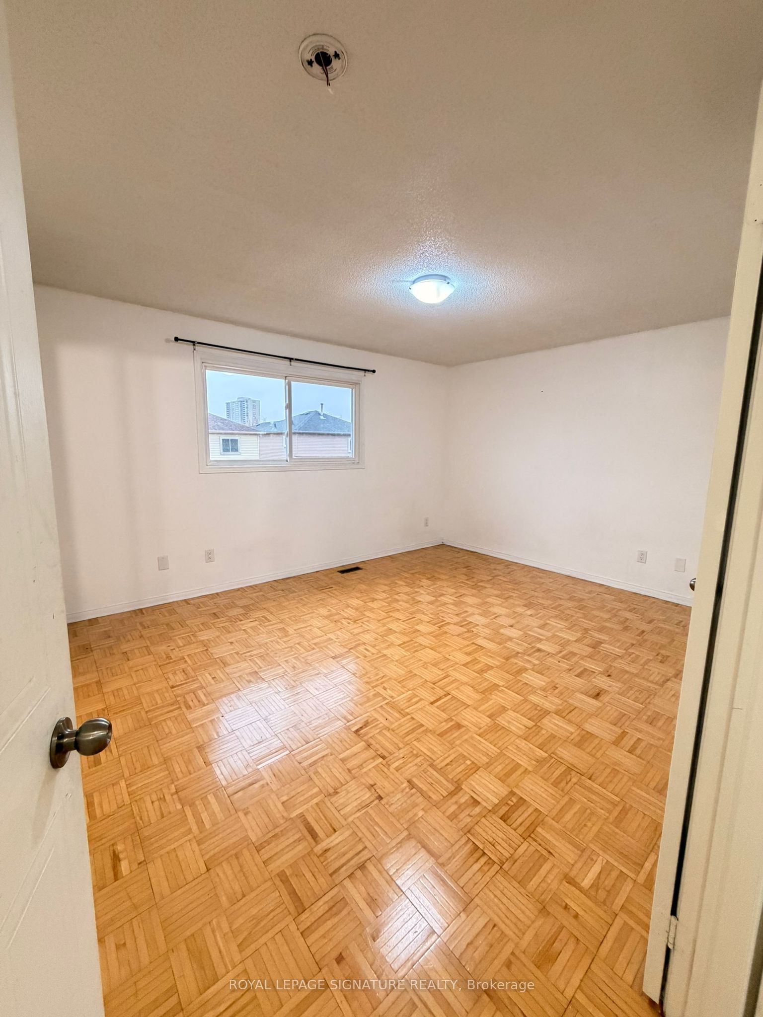 64 Woodside Court Upper