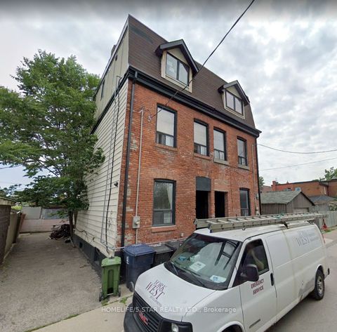 39 Humbert Street 1 Toronto ON M6J 1M8