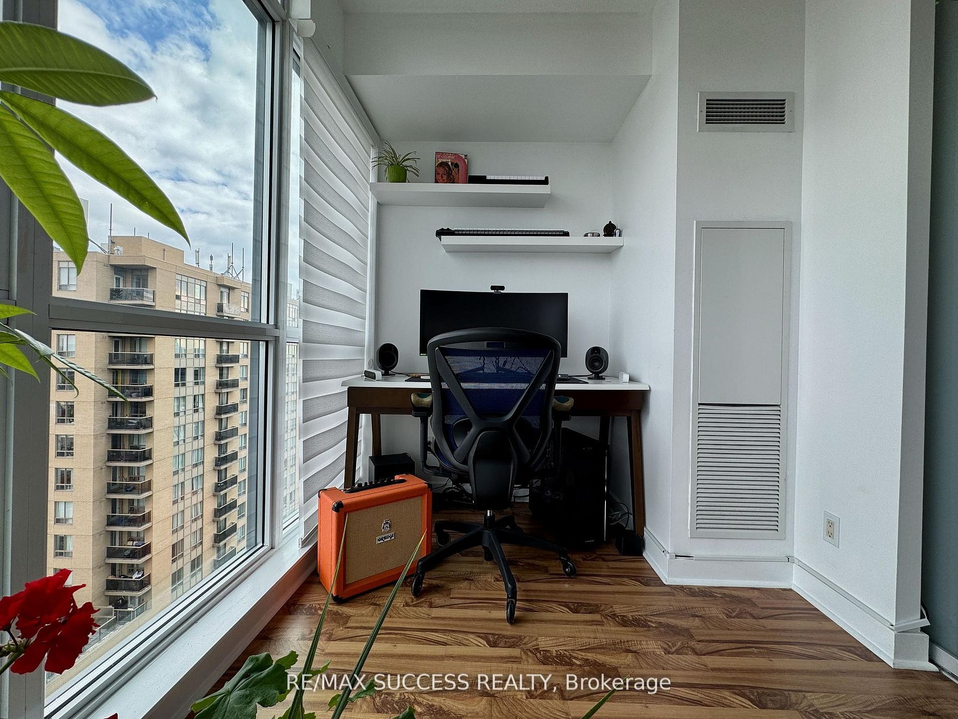 1171 Queen Street W 1605