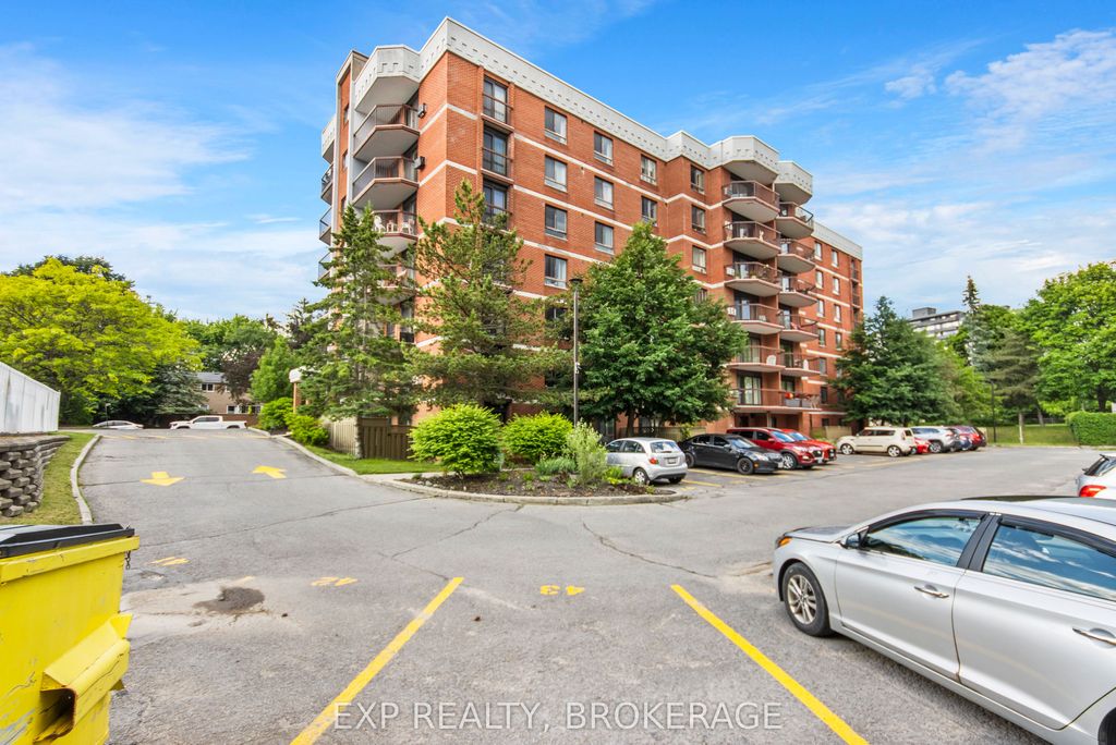 Photo of 14 GREENVIEW Drive #607, Kingston, ON K7M 7T5 (MLS # X12653698)