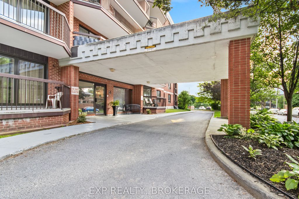 Photo of 14 GREENVIEW Drive #607, Kingston, ON K7M 7T5 (MLS # X12653698)