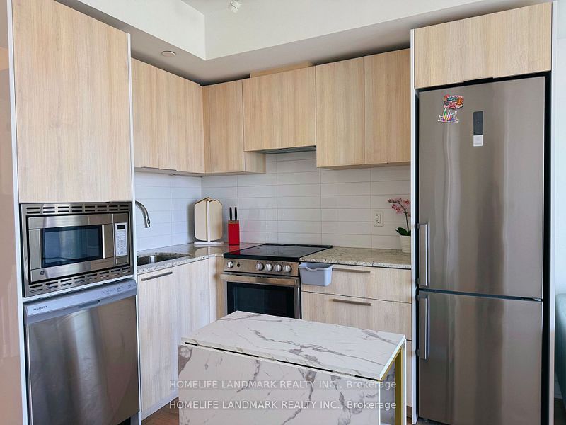 501 Yonge Street 2208