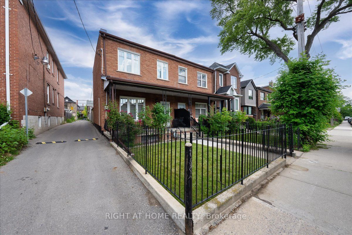 449 Roxton Road