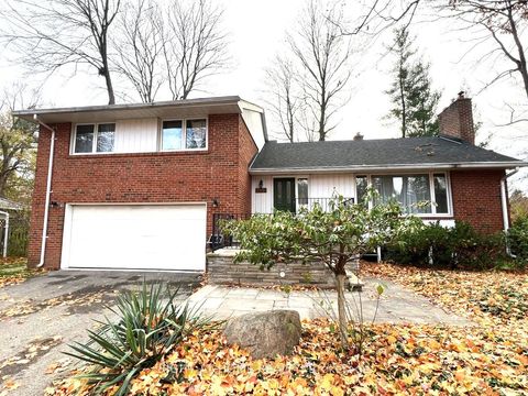 1445 Ryan Place Mississauga ON L5C 1J7