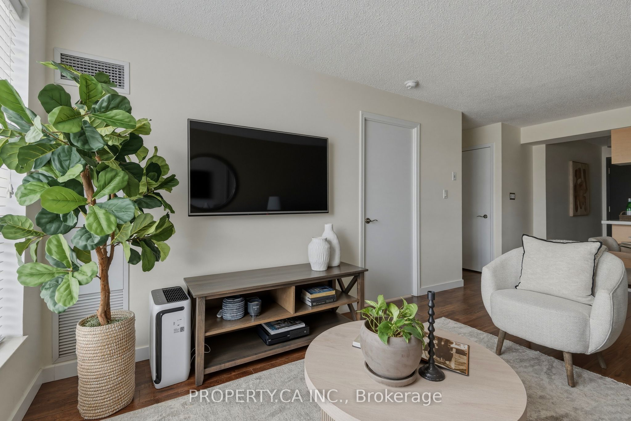 410 Queens Quay W 1105
