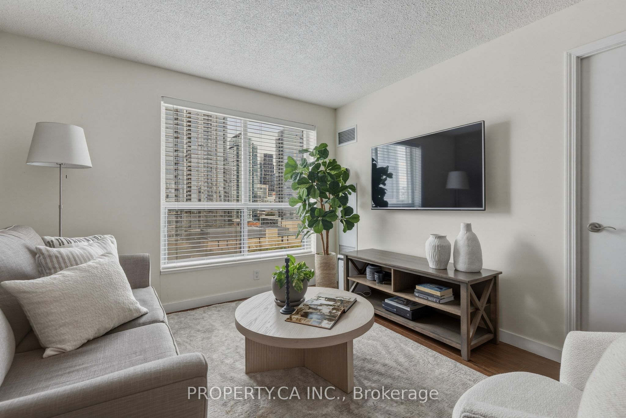 410 Queens Quay W 1105