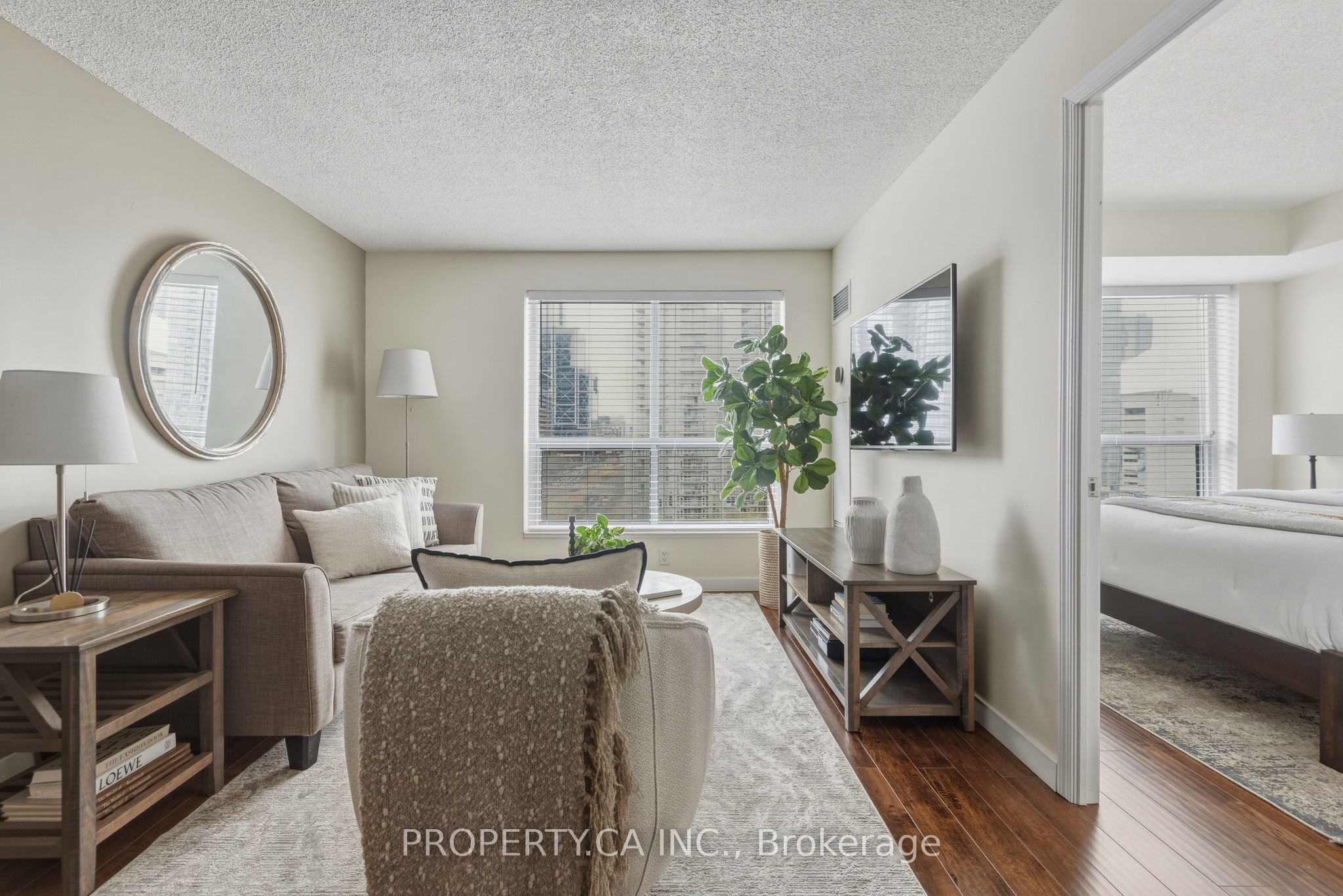 410 Queens Quay W 1105