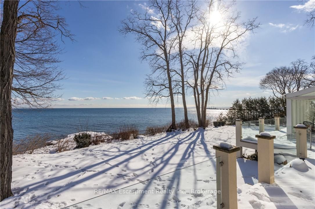 3346 Lakeshore Road W