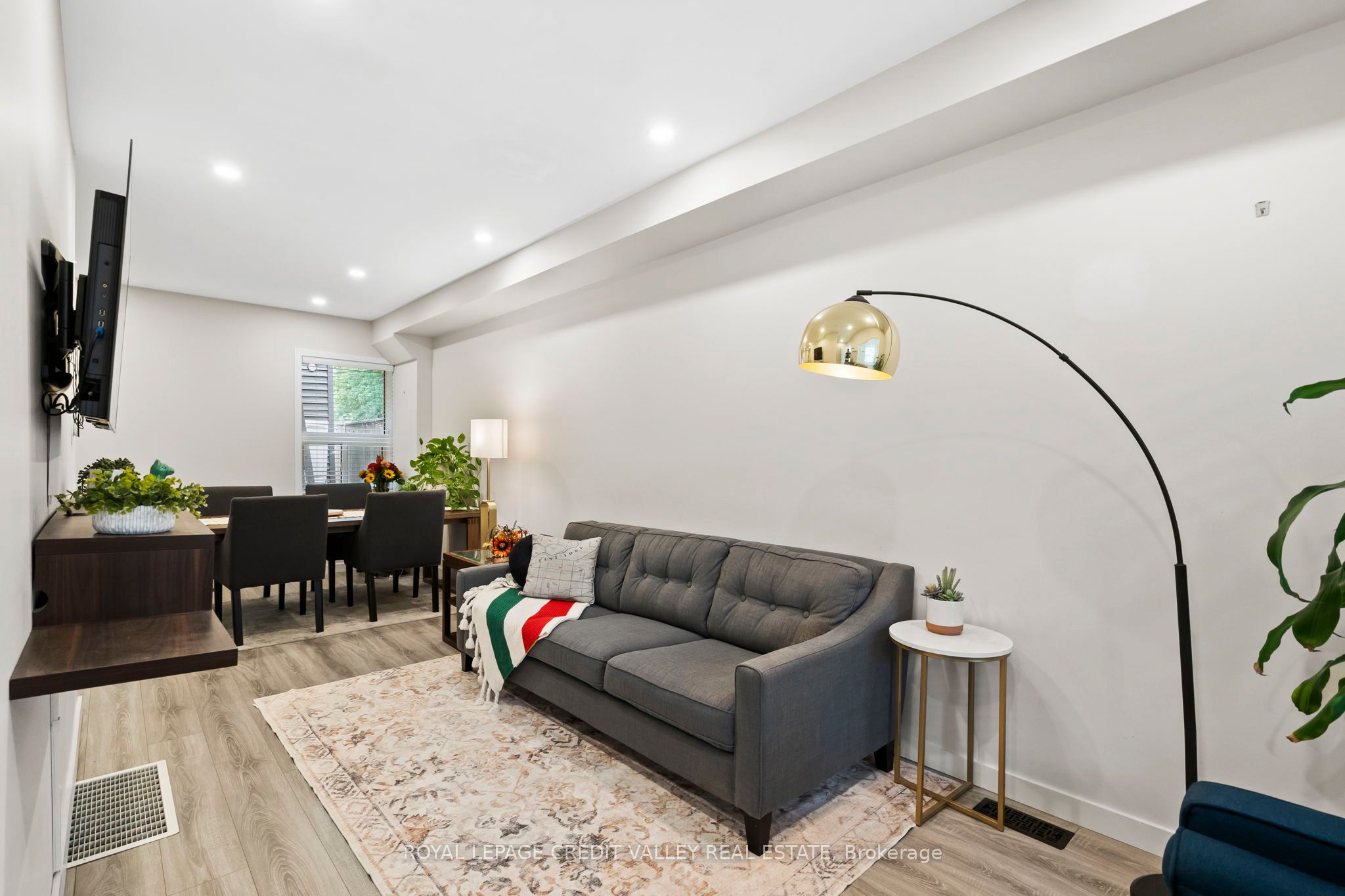 1254 Woodbine Avenue