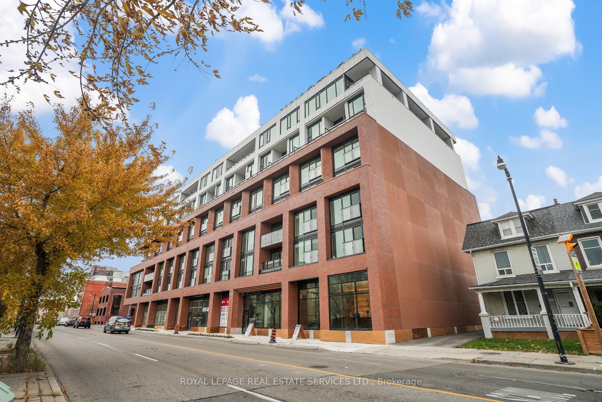 Toronto, ON M6P 1Y2, Canada, 1 Bedroom Bedrooms, ,1 BathroomBathrooms,Residential,Active,110992