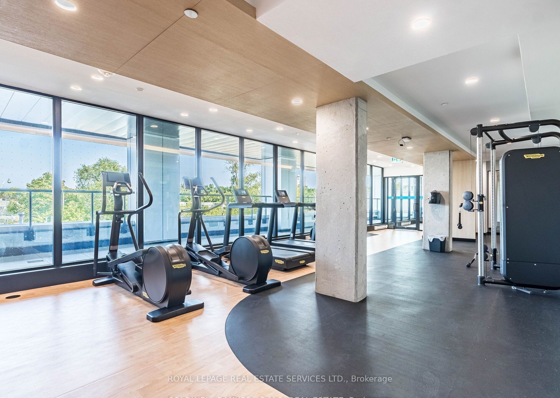 Toronto, ON M6P 1Y2, Canada, 1 Bedroom Bedrooms, ,1 BathroomBathrooms,Residential,Active,110992