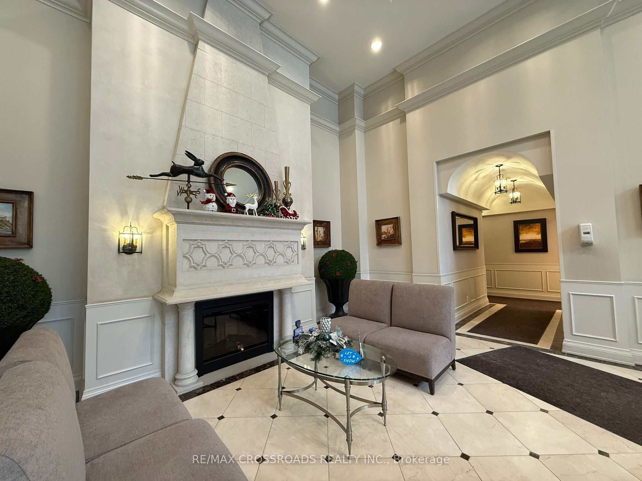 350 Red Maple Road 712