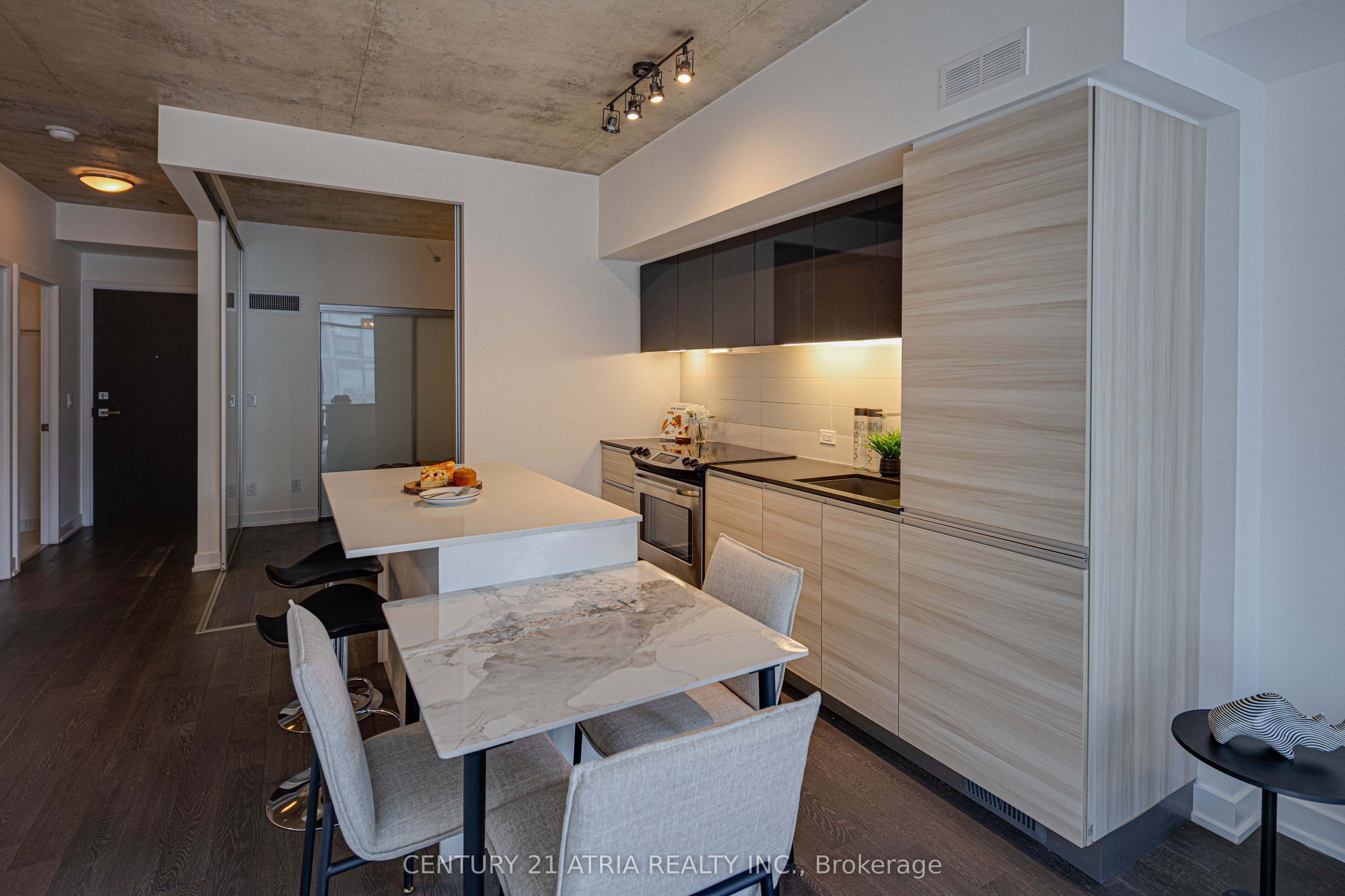 1190 Dundas Street E 513