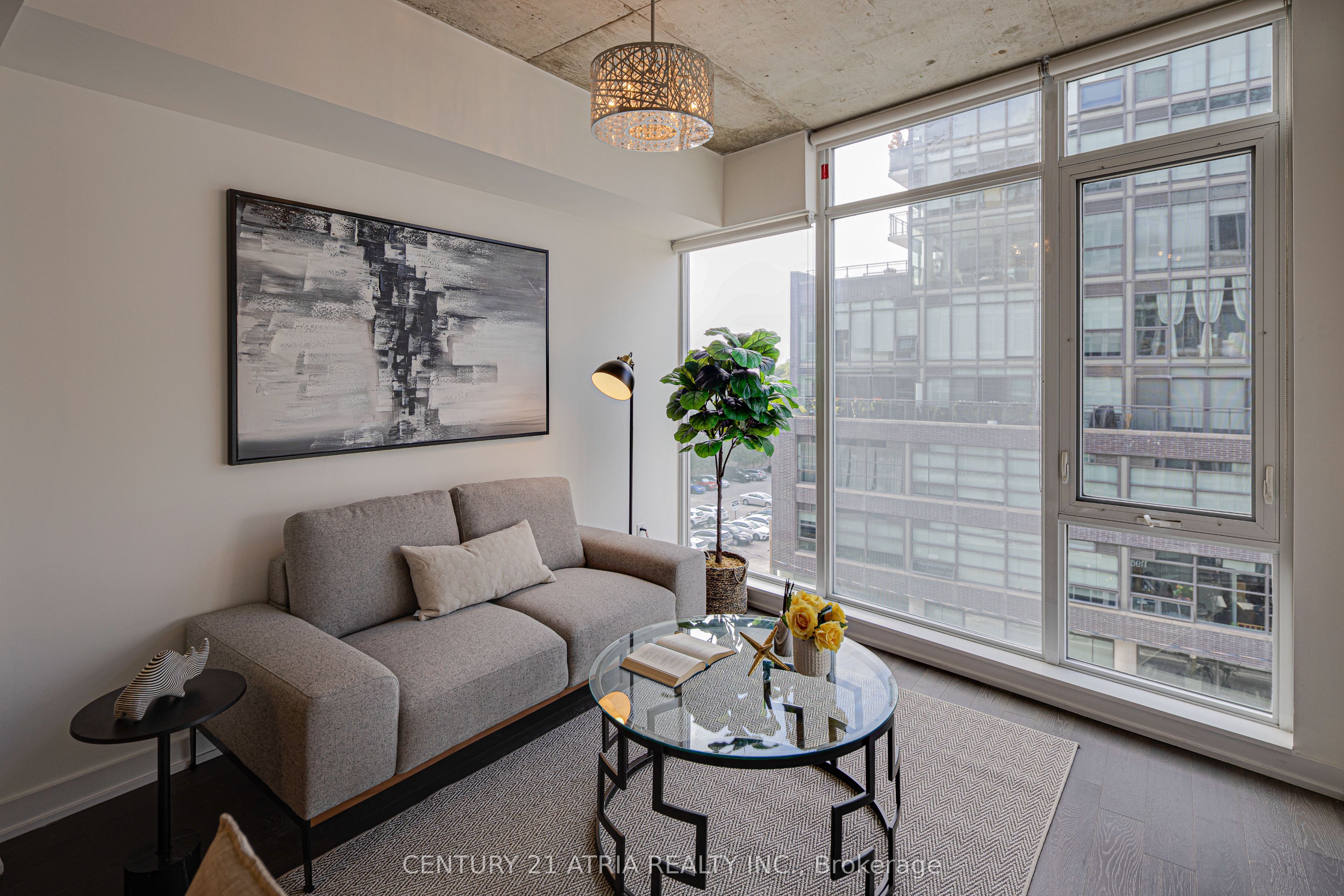 1190 Dundas Street E 513