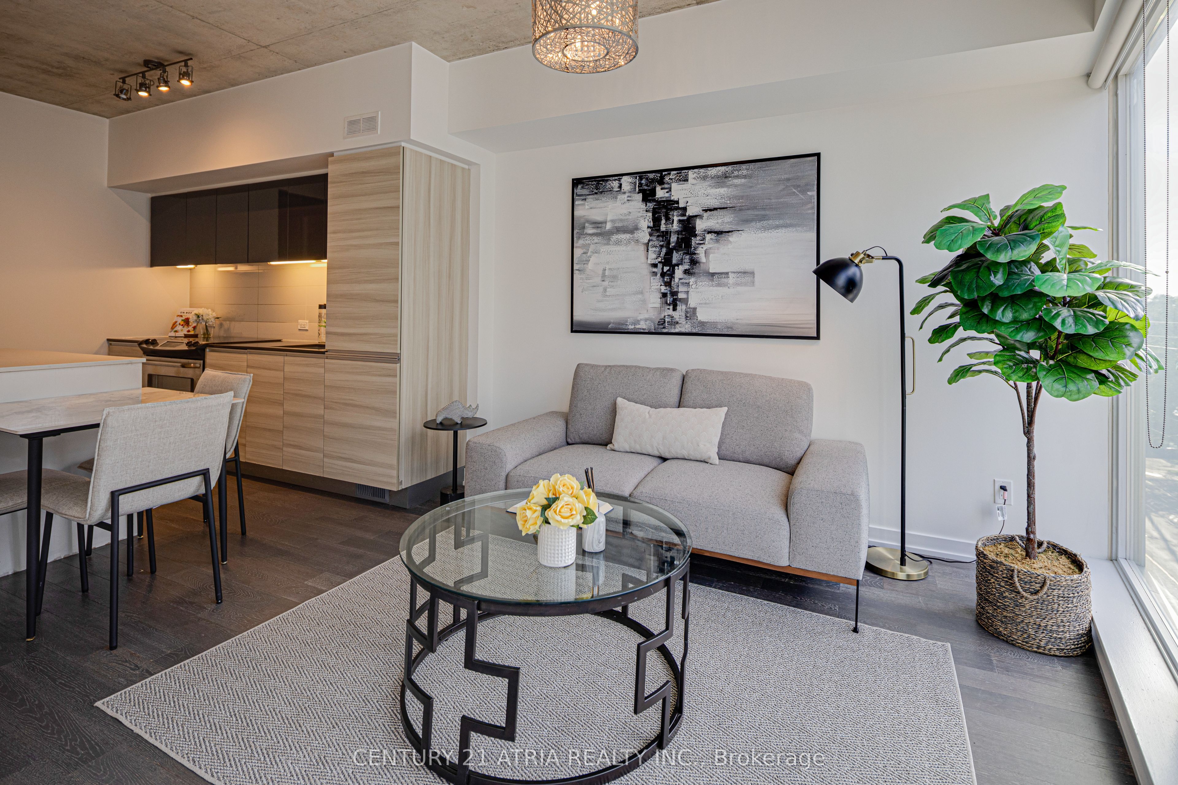 1190 Dundas Street E 513