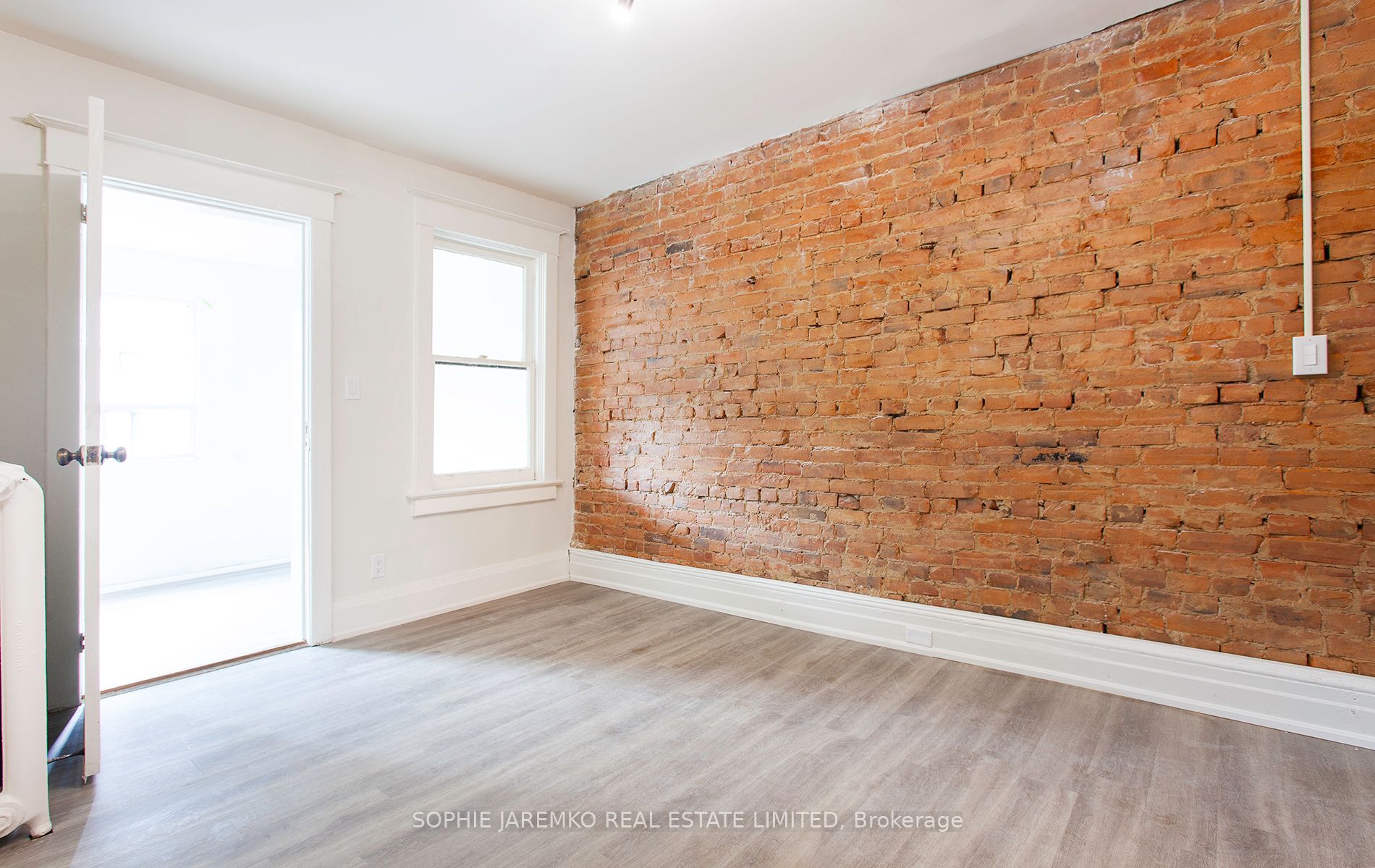 413 Roncesvalles Avenue 2