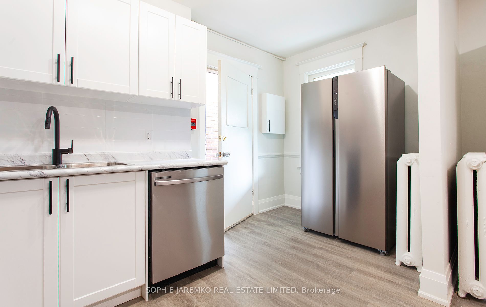 413 Roncesvalles Avenue 2