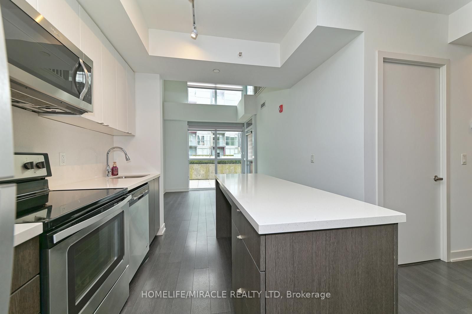 5260 Dundas Street W C203