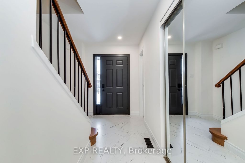 Photo of 1570 Cuthbert Avenue, Mississauga, ON L5M 3R2 (MLS # W12781906)