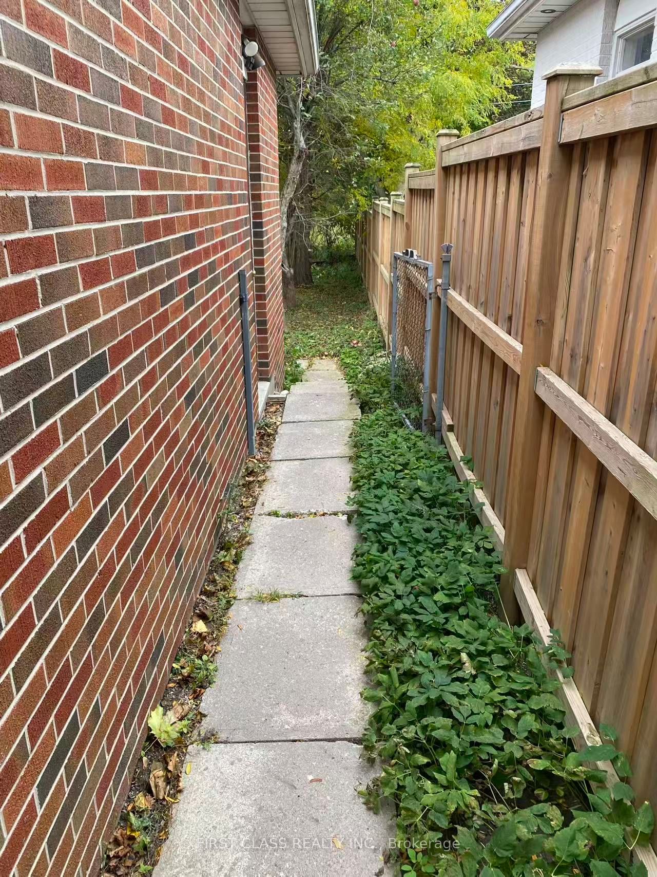 65 Drakefield Road Main& Basement