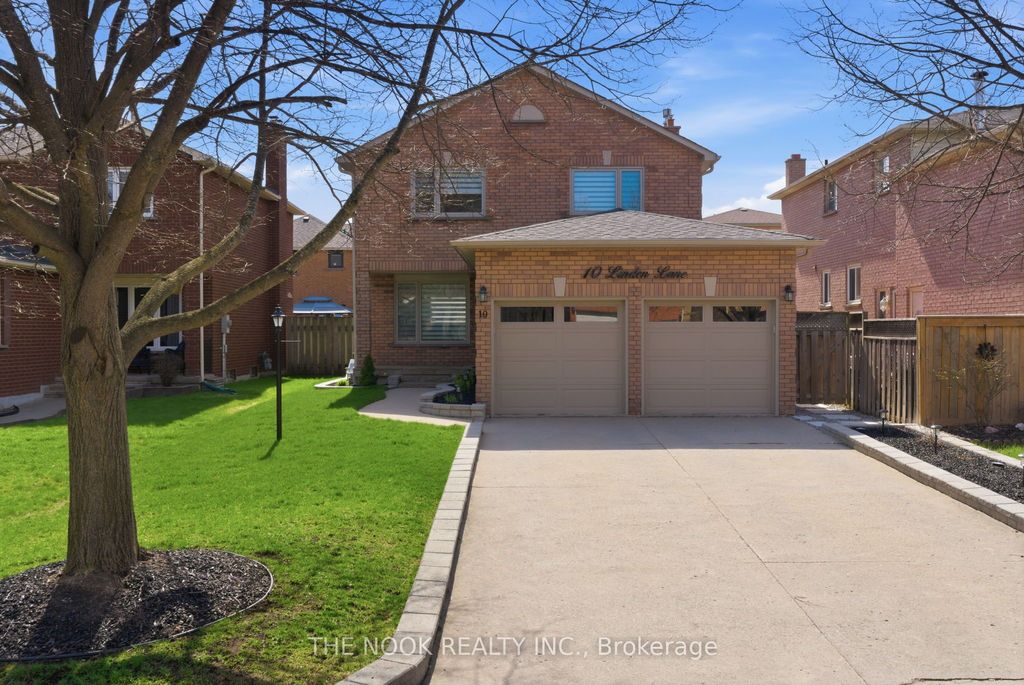 Photo of 10 Linden Lane, Whitchurch-Stouffville, ON L4A 5S1 (MLS # N13106438)