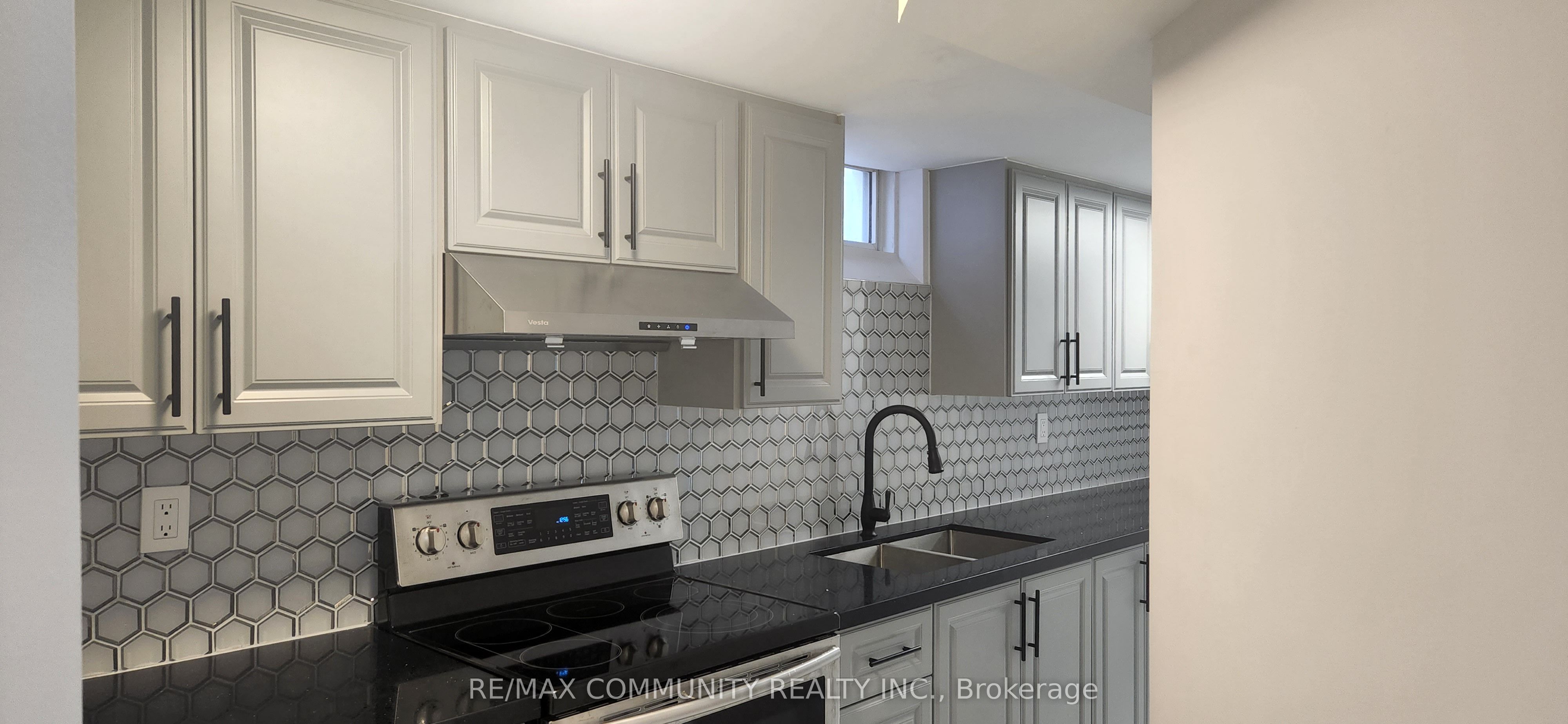 24 Sandham Crescent Basement