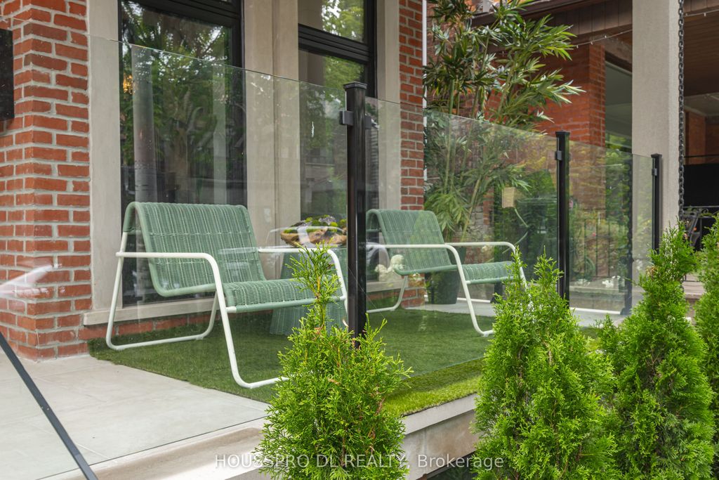 Photo of 82 Major Street, Toronto, ON M5S 2L1 (MLS # C12589056)