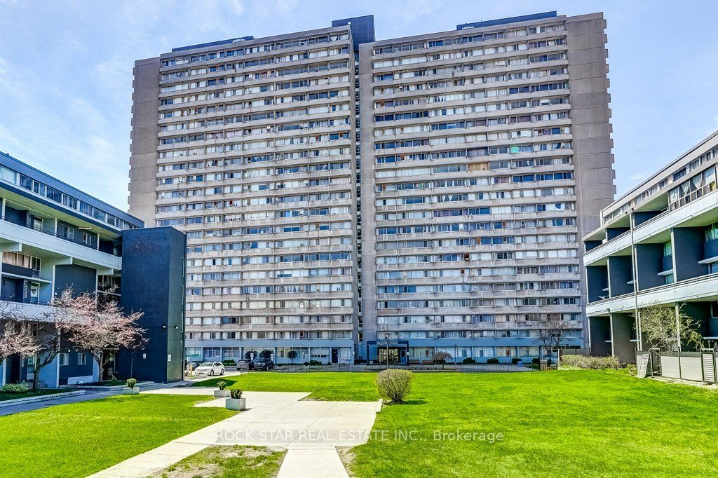 Photo of 10 Sunny Glenway #708, Toronto, ON M3C 2Z3 (MLS # C13065980)