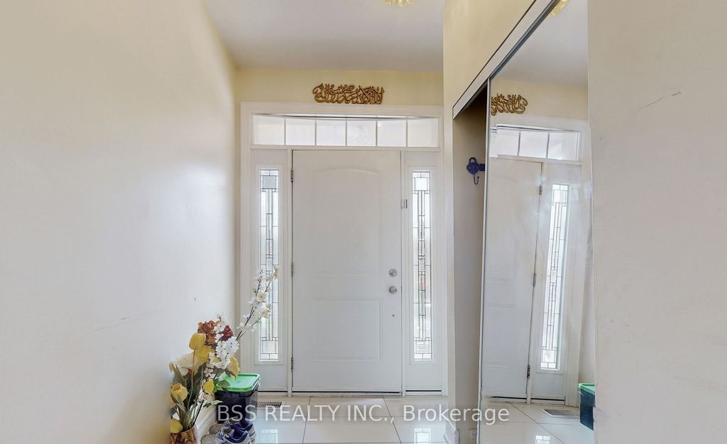 Photo of 33 Wanstead Avenue, Toronto, ON M1L 3L3 (MLS # E12869376)