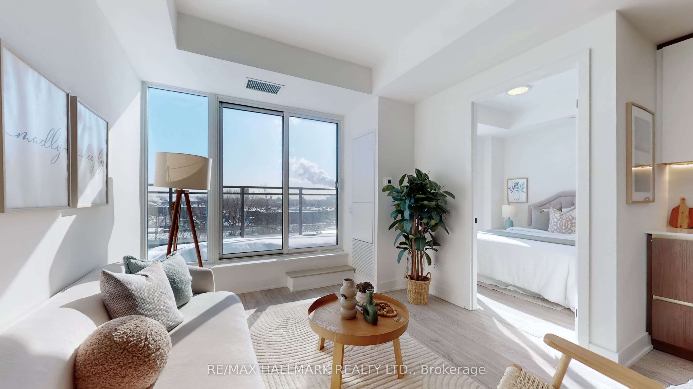 1285 Queen Street E 512