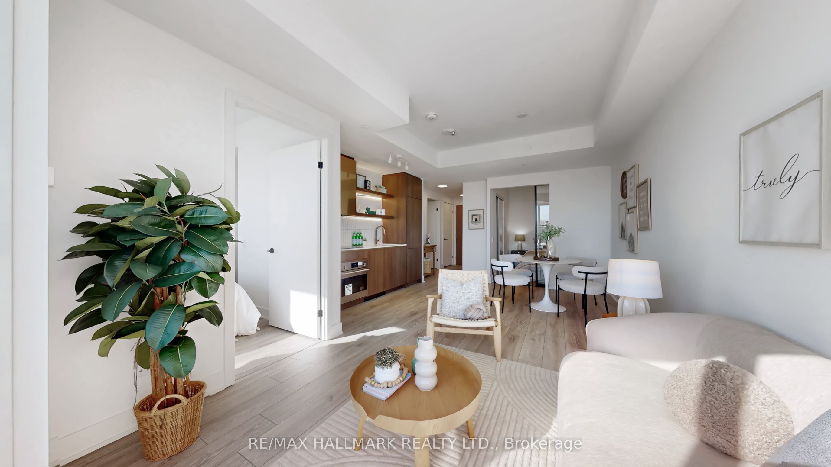 1285 Queen Street E 512