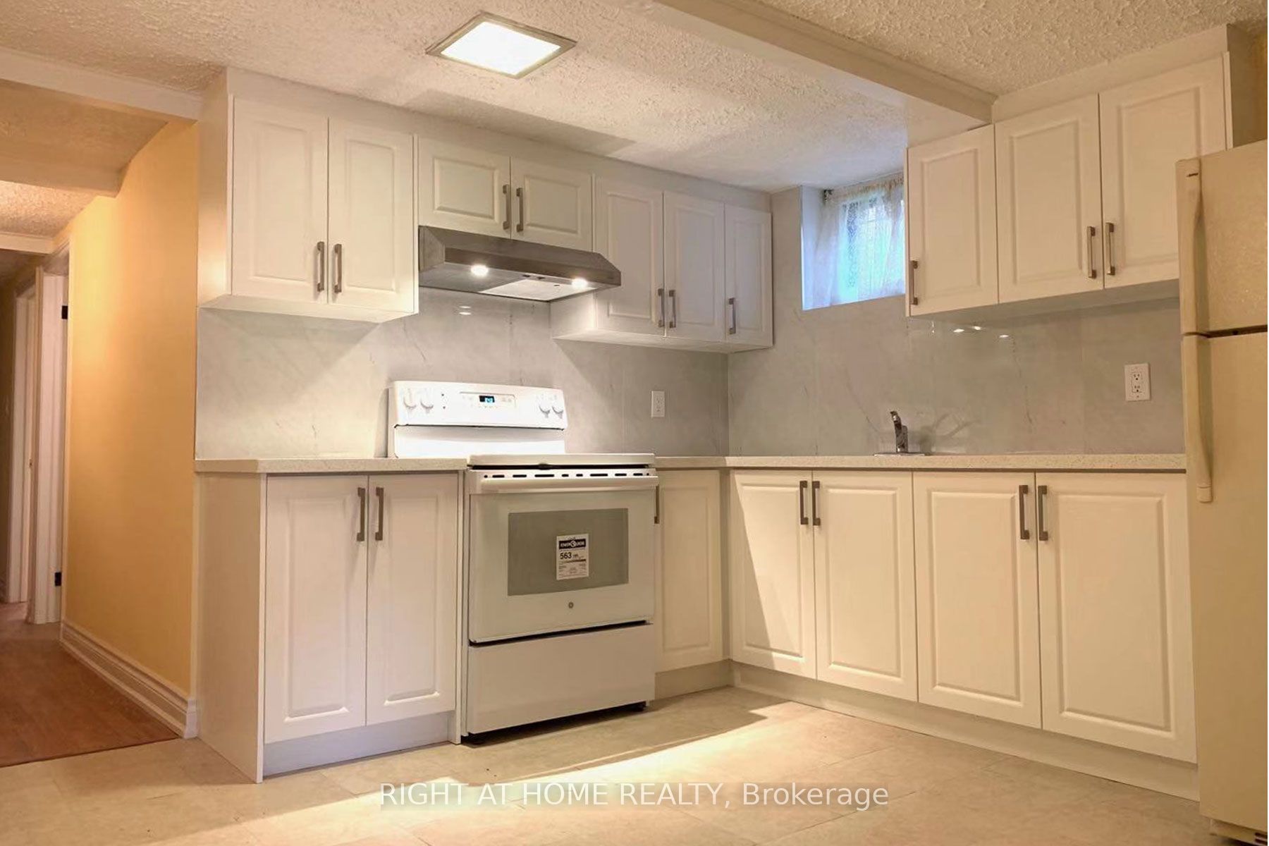 Photo 1 of 5 — 51 Wilkinson Drive Lower, Toronto, ON M2J 3Z6