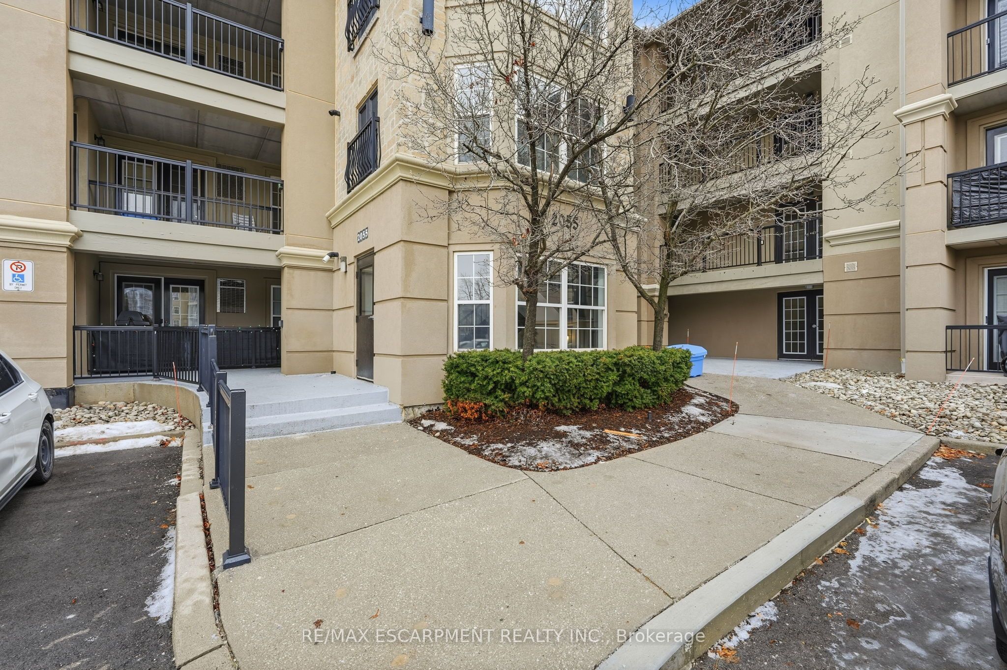 2055 Appleby Line 308