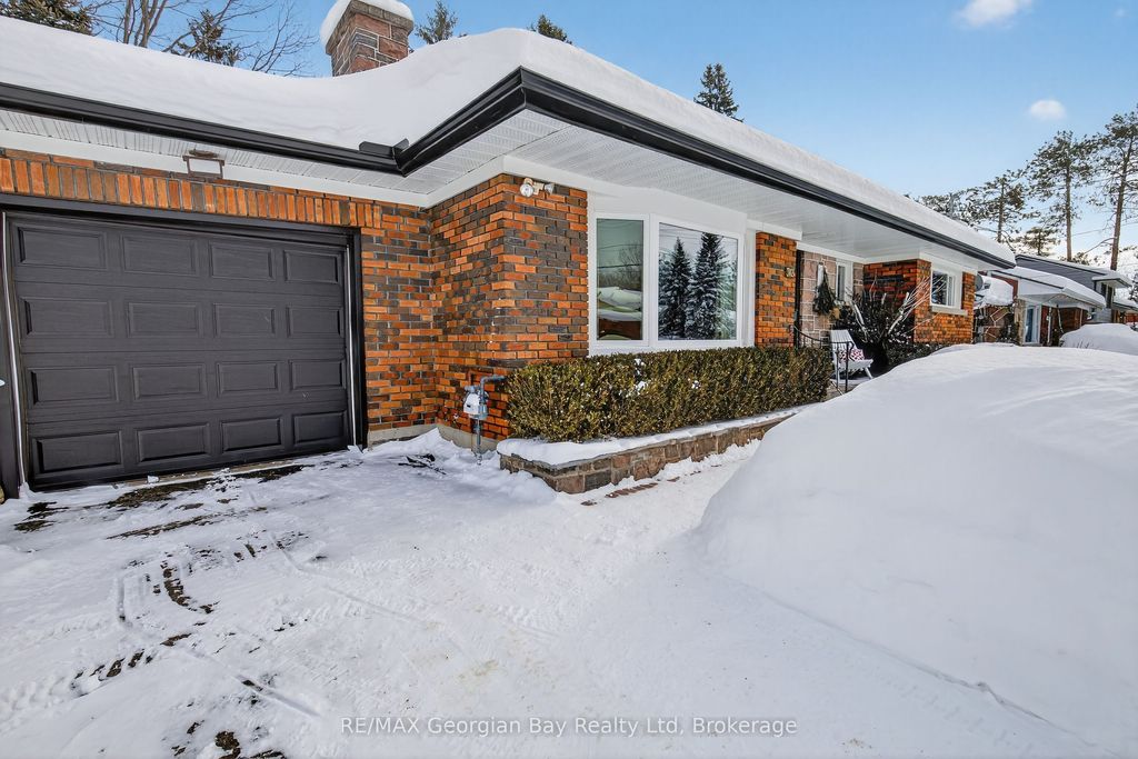 Photo of 303 Seventh Street E, Midland, ON L4R 4A1 (MLS # S12765376)