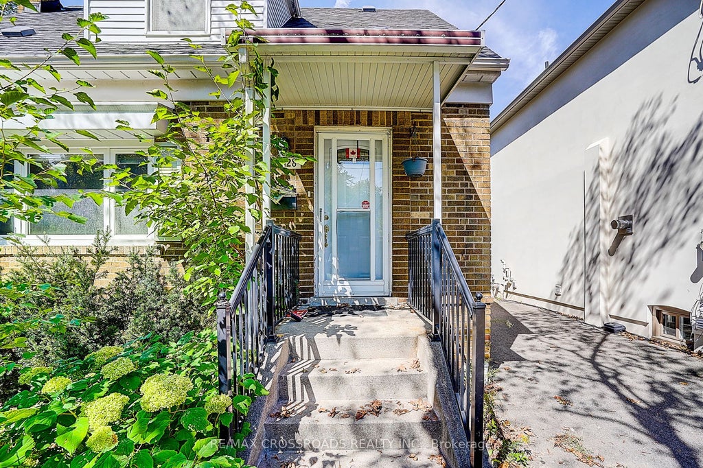 Photo of 128 Leacrest Road, Toronto, ON M4G 1E8 (MLS # C13777500)