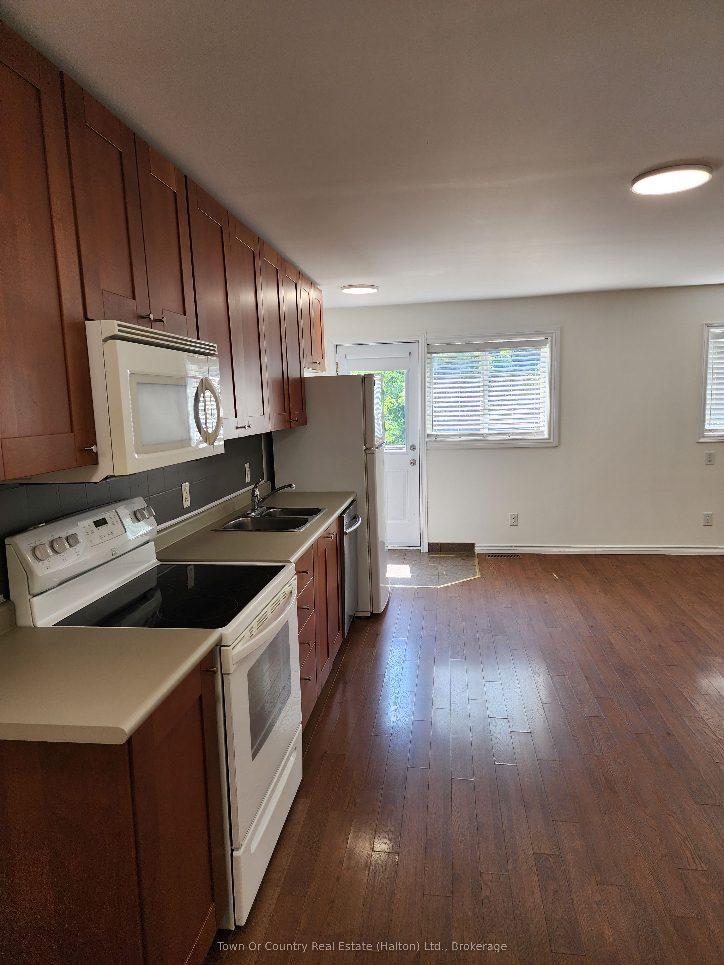 158 MILL Street 102