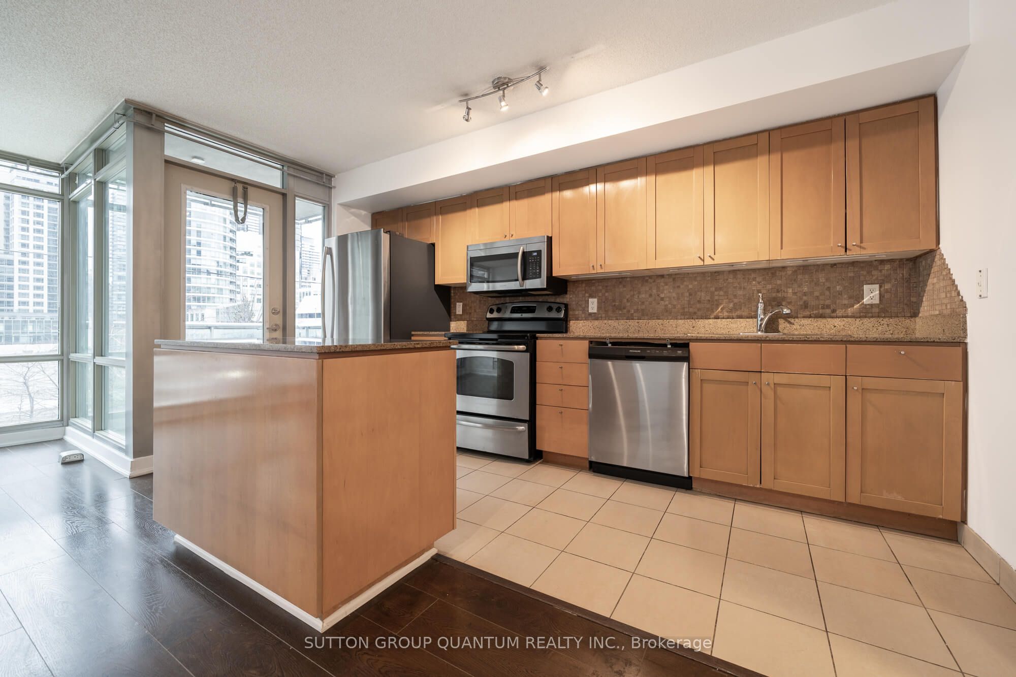 81 Navy Wharf Court 310