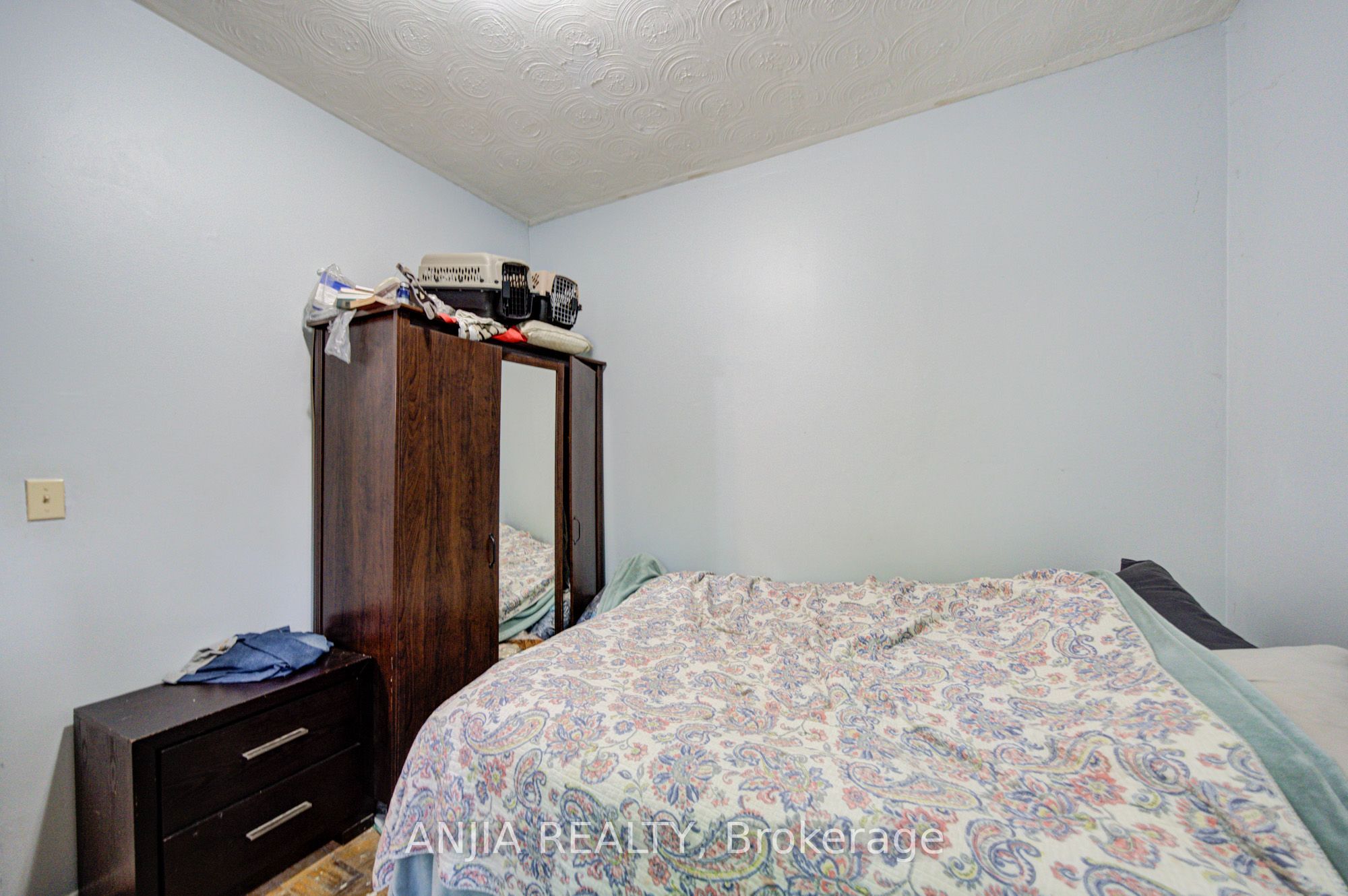 1063 Dufferin Street