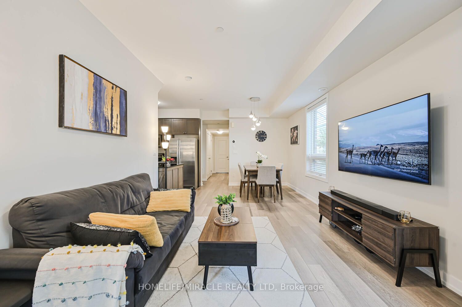 256 ROYAL YORK Road 114