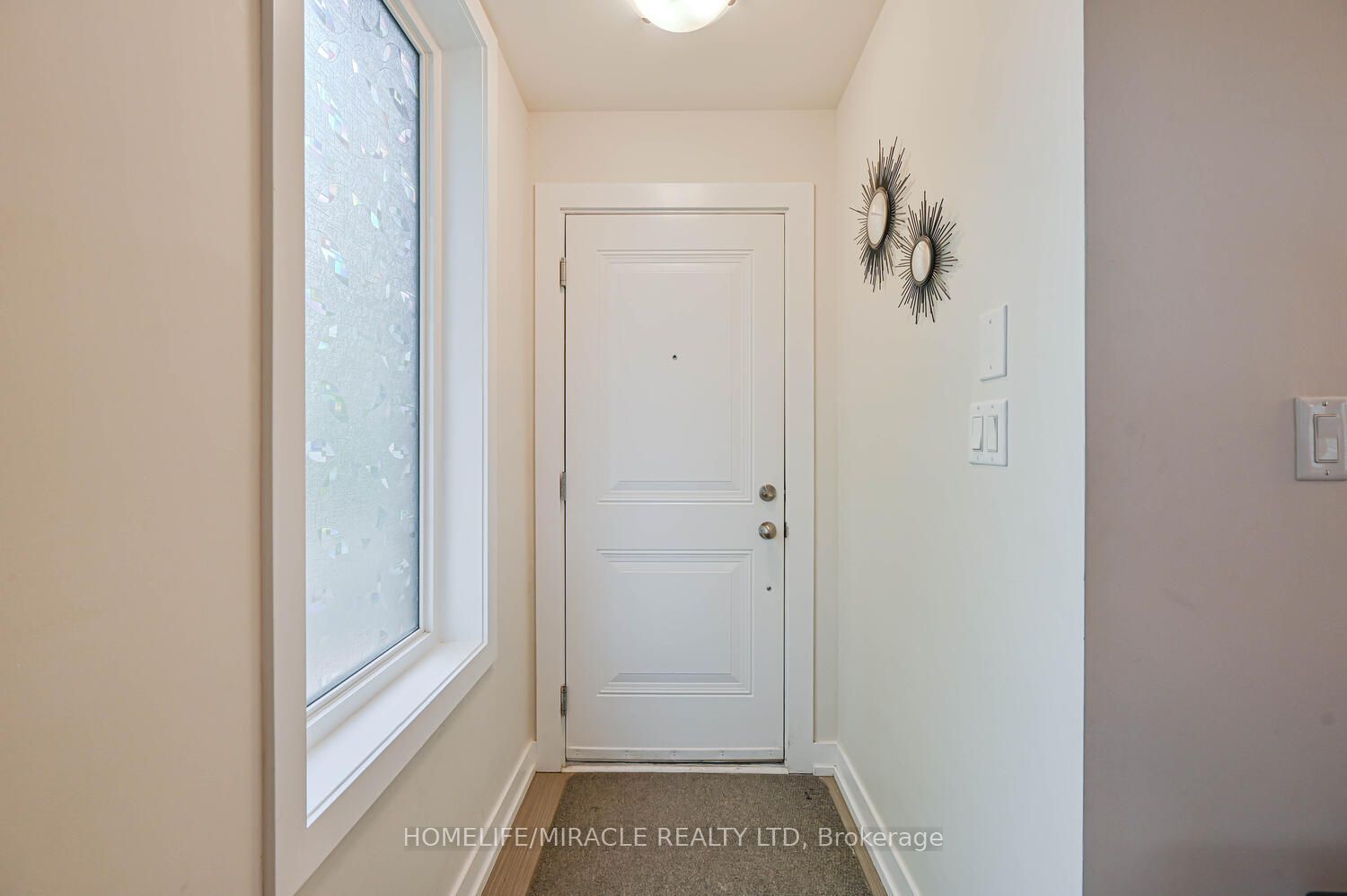 256 ROYAL YORK Road 114